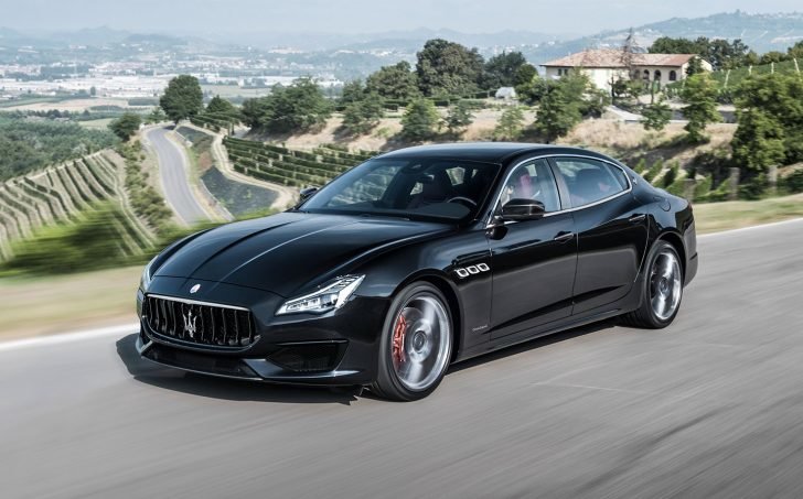 Gibson got involved in a car accident that left his Maserati Quattroporte broken into pieces in 2010.