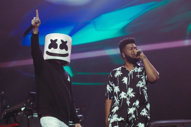 Khalid left a stunning impression as he shared the stage and set with fellow Coachella first timer, Billie Eilish, and they performed the spine-tingling song “Lovely.”