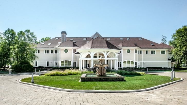 According to sources, the new owner of the Connecticut mansion is businessman Casey Askar, who owns several pizza establishments and restaurants across the country.