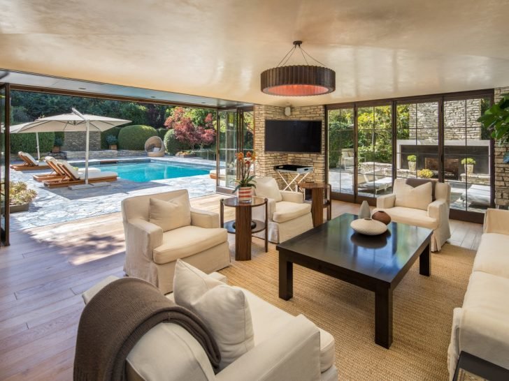 The mansion's architects designed the lavish real-estate to blend indoor and outdoor living with ease.