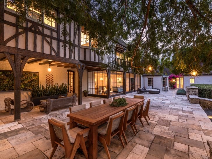 Brooks purchased the mansion from Brad Pitt and Jennifer Aniston following their divorce.