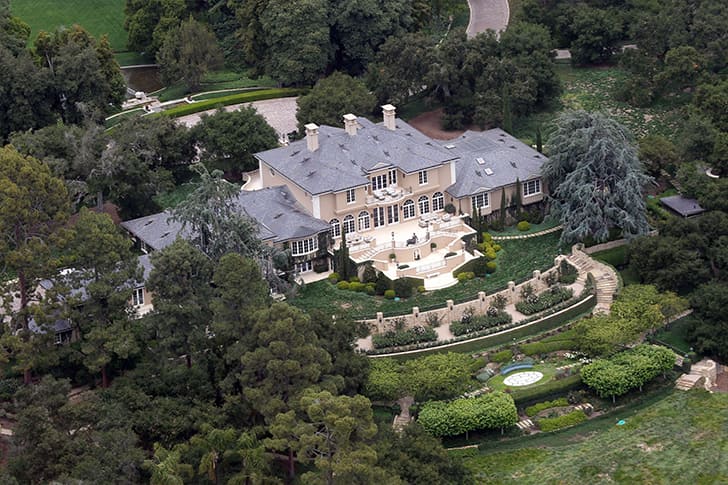 Oprah Gives Us A Tour Inside Her $90 Million Mansion - Page 4 of 33 ...