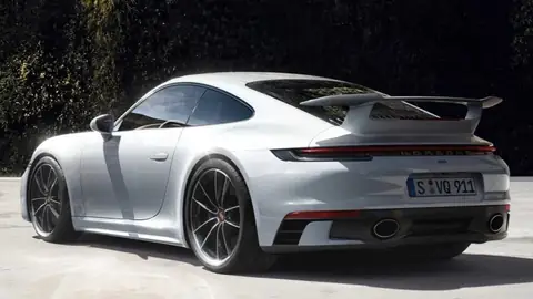 Will Porsche Sporty 911 Hybrid Be a Plug-In? See Insides