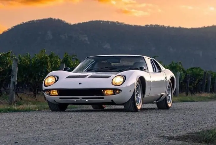 Lamborghini Miura P400 SVJ - A Luxurious Royal Connection