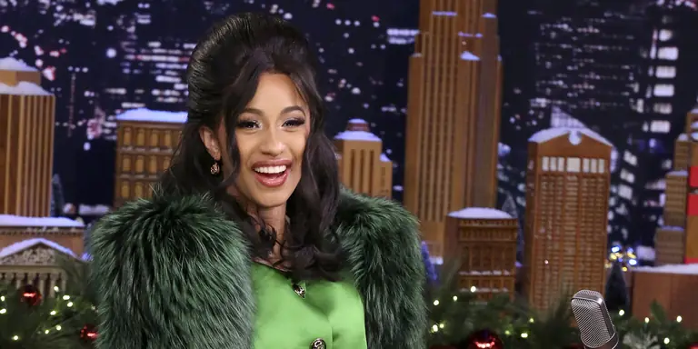 Cardi B says most teenagers get depressed because we invest too much time browsing on the Internet.
