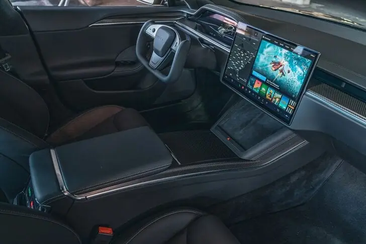 Tesla_3