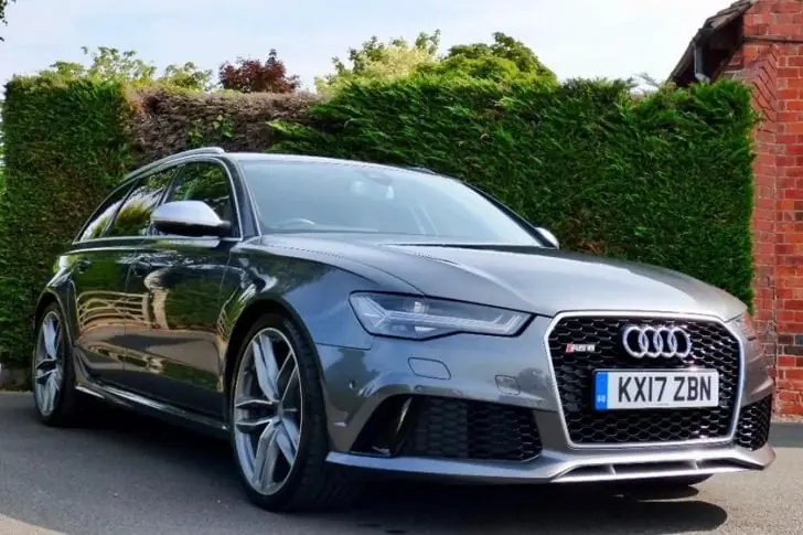 The royal couple tends to drive with Audi RS6 Avant whenever they go out on dates.