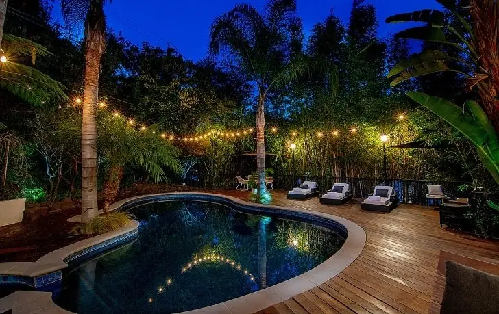 The occupants can have a pool and pizza party in Alba's outdoor backyard thanks to its state-of-the-art amenities.