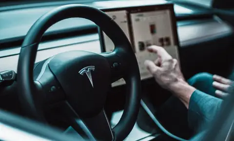Tesla’s Autopilot Tricked Into Operating Without Driver or a Fault in the System? What Caused the Crash?