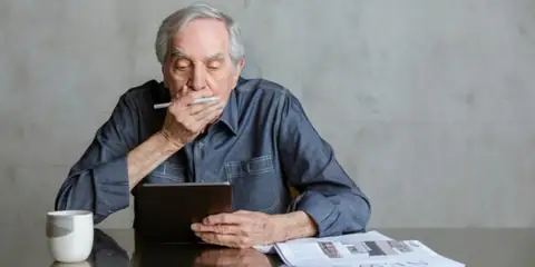 The Hidden Downsides of Delaying Social Security Until 70