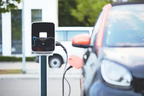 Is it Time to Invest in an Electric Car? Not so Fast