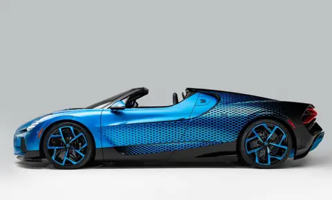 Bugatti W16 Mistral “Fly Bug” Is a One-of-a-Kind Hypercar Inspired by a Dragonfly