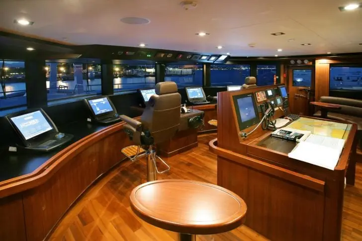 Maraya also provides state-of-the-art control room for accurate navigation.