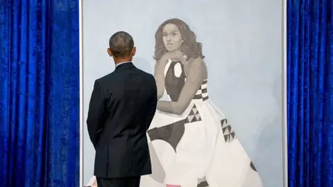 Large Crowds Force Smithsonian to Move Michelle Obama Portrait