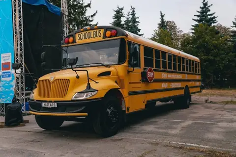 HSE Bus Driver Faces Charges After Student Caught Her Drinking Vodka on Duty