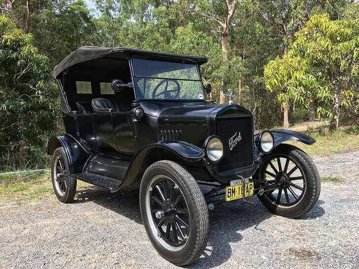 ford-saloon-cars-2