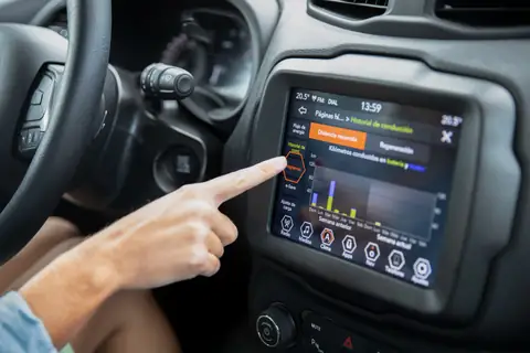 YouTube is Coming to Android Auto, BUT the Most Important Feature Is Missing?