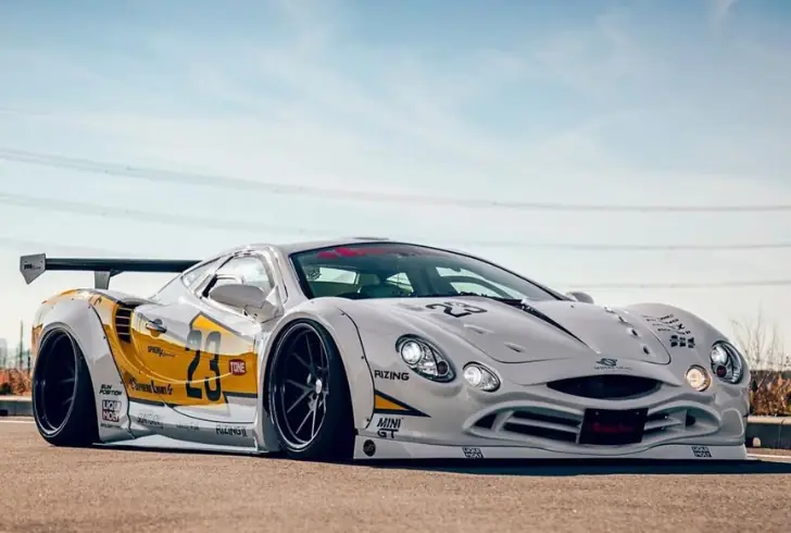 Mitsuoka Orochi car