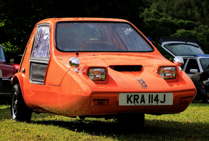 Bond Bug car